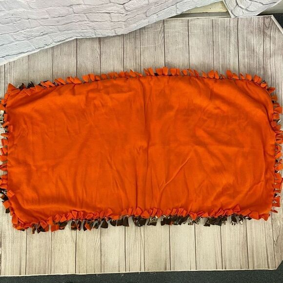 Cleveland Browns rectangle fleece tie blanket - Picture 4 of 4